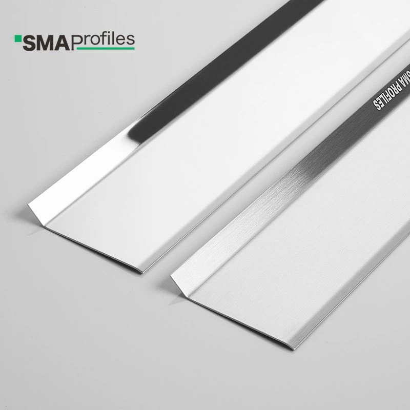 Profil skirting alas tiang logam
